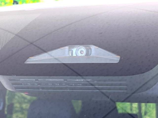 Toyota VOXY 2023-04 186409-4