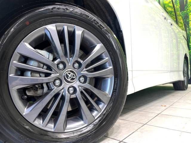 Toyota VOXY 2023-04 186409-14