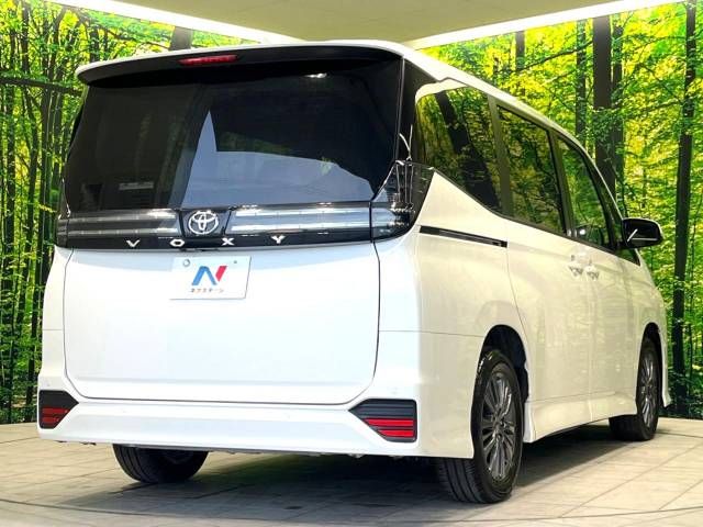 Toyota VOXY 2023-04 186409-18
