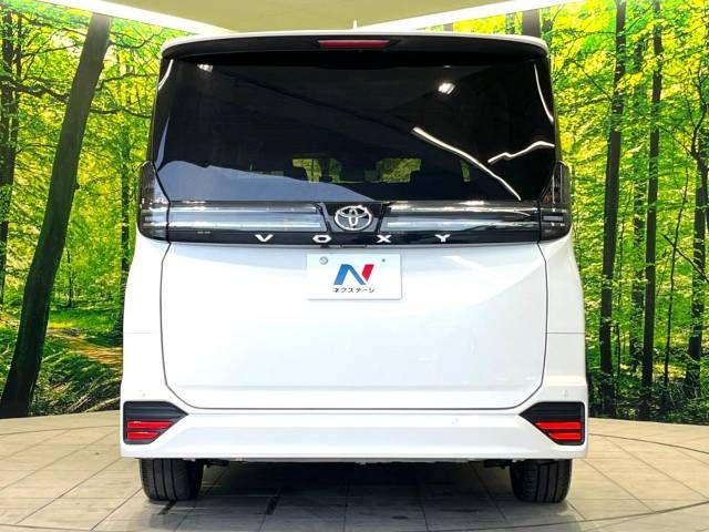 Toyota VOXY 2023-04 186409-16
