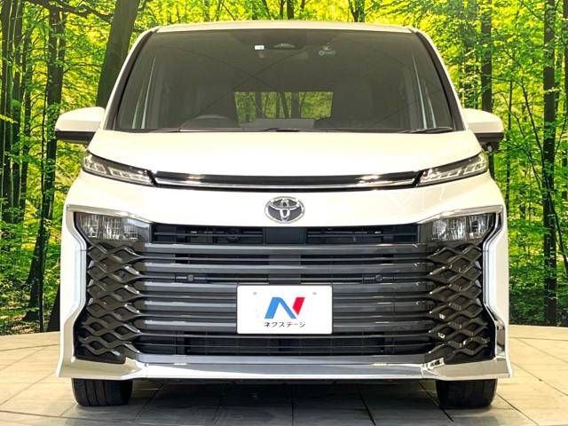 Toyota VOXY 2023-04 186409-15