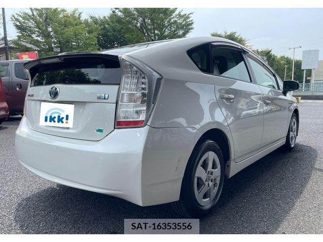 Toyota PRIUS 2011-10 326981-2