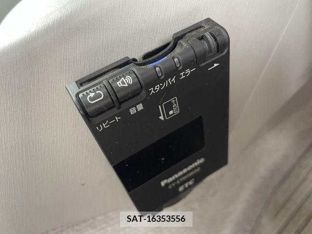 Toyota PRIUS 2011-10 326981-13