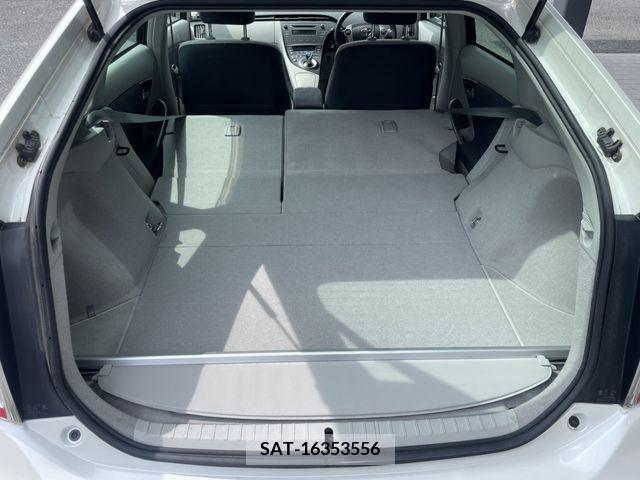 Toyota PRIUS 2011-10 326981-10