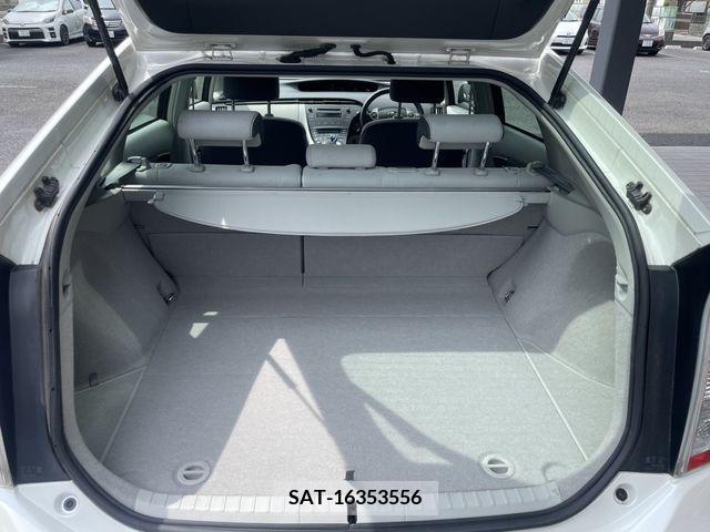Toyota PRIUS 2011-10 326981-9