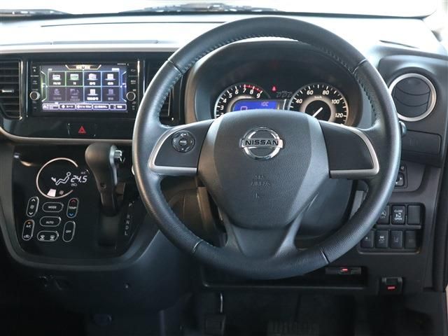 Nissan DAYZ ROOX 2018-10 195557-10