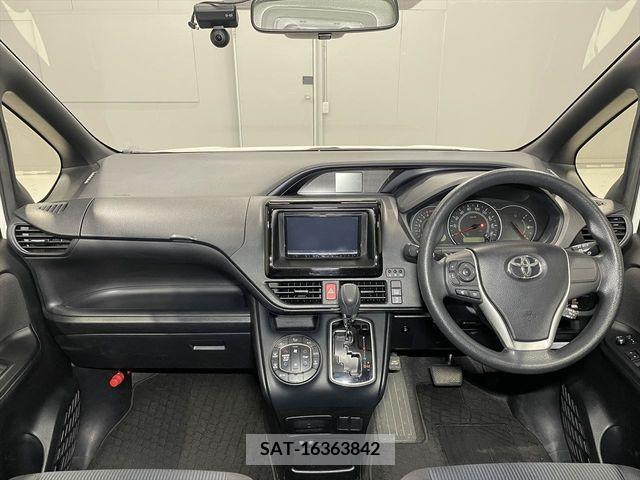Toyota VOXY 2019-06 348685-20