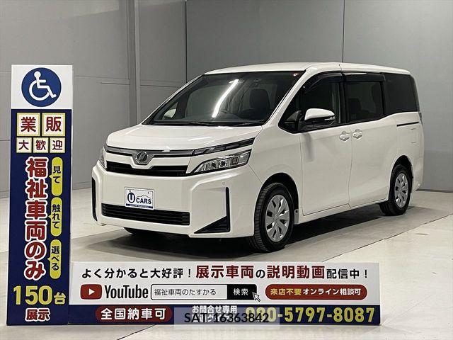 Toyota VOXY 2019-06 348685-18