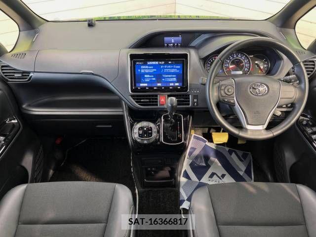 Toyota NOAH 2018-12 341165-1