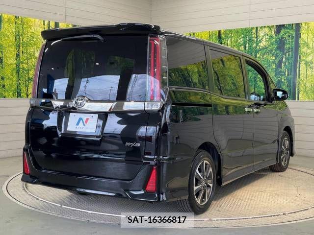 Toyota NOAH 2018-12 341165-18