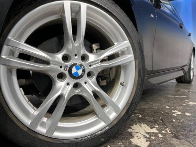 Bmw 3 SERIES 2018-10 185047-17