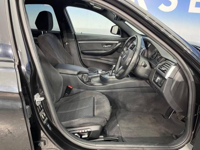 Bmw 3 SERIES 2018-10 185047-10
