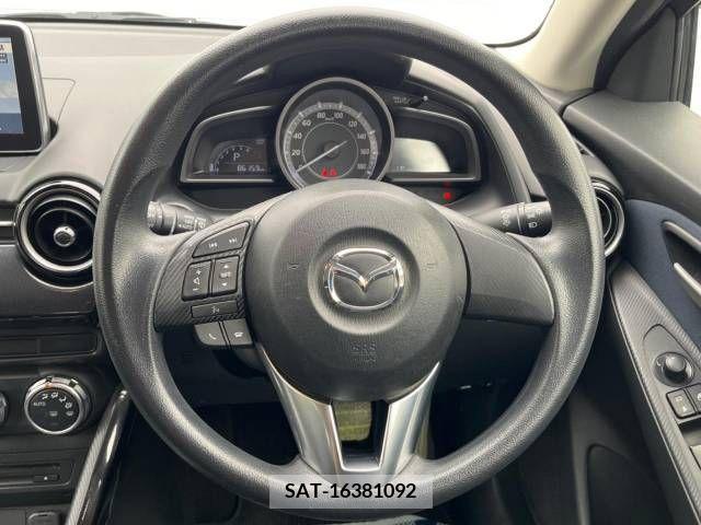 Mazda DEMIO 2015-04 352009-7