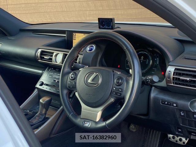 Lexus IS 2013-01 297909-7