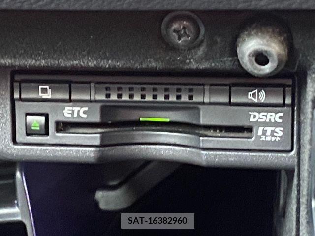 Lexus IS 2013-01 297909-11