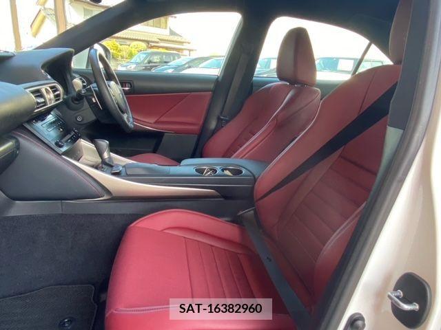 Lexus IS 2013-01 297909-12