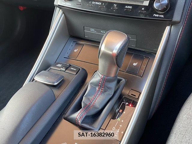 Lexus IS 2013-01 297909-19