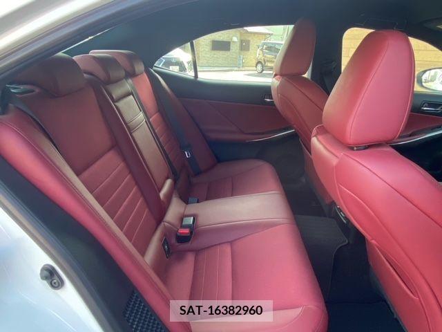 Lexus IS 2013-01 297909-3