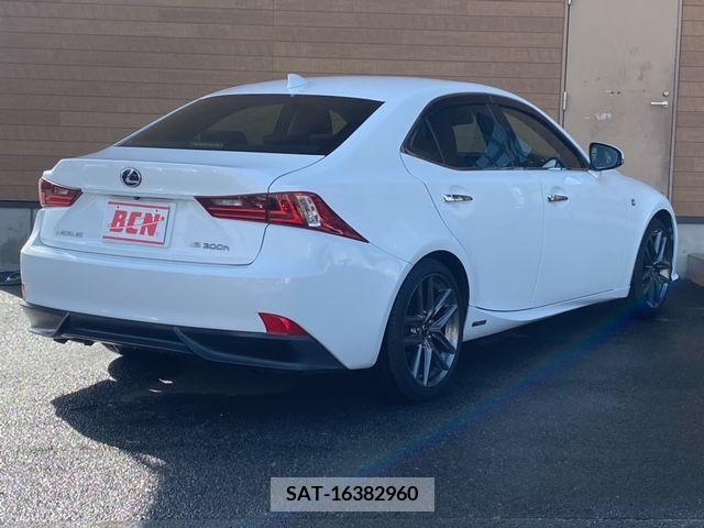Lexus IS 2013-01 297909-2