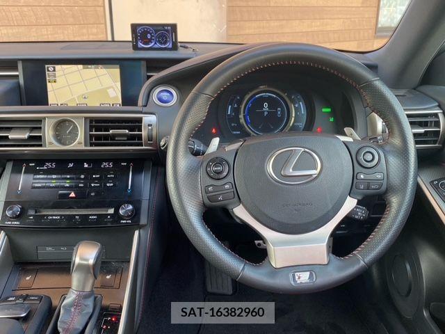 Lexus IS 2013-01 297909-1