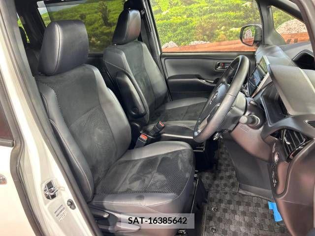 Toyota VOXY 2021-05 376315-7