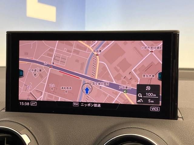 Audi Q2 2017-11 27126-5