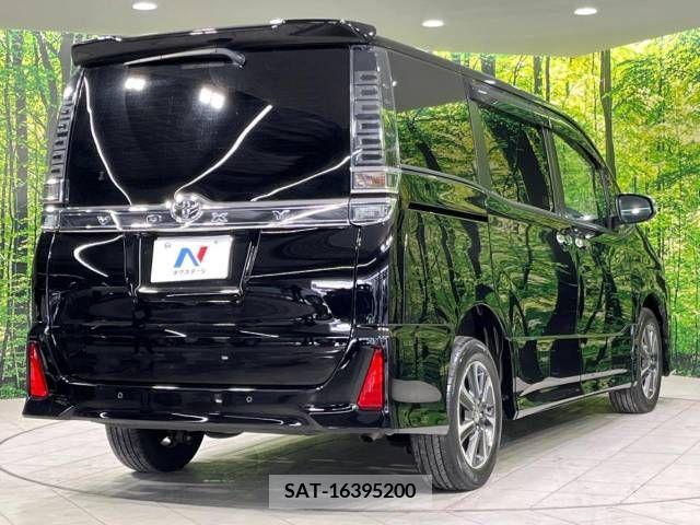 Toyota VOXY 2021-01 289259-17