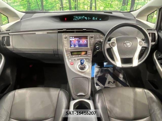 Toyota PRIUS 2013-02 223351-1