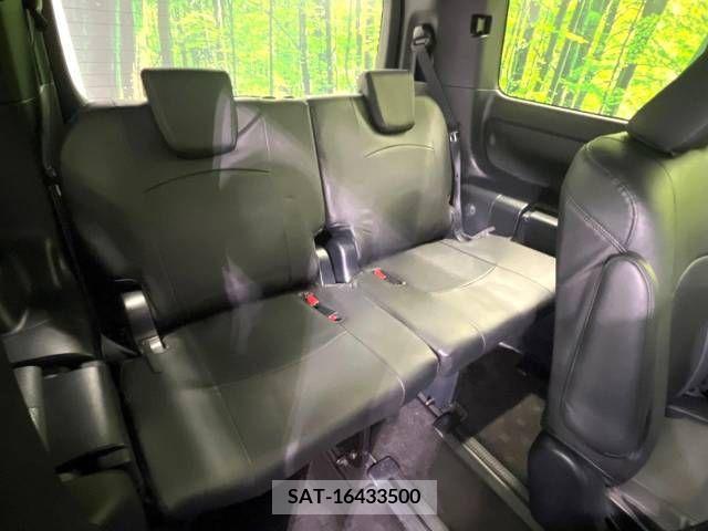 Toyota VOXY 2020-12 243817-11
