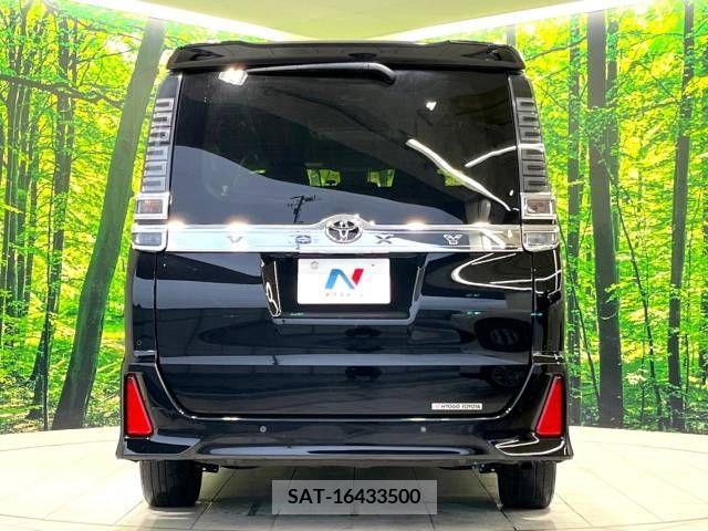 Toyota VOXY 2020-12 243817-17