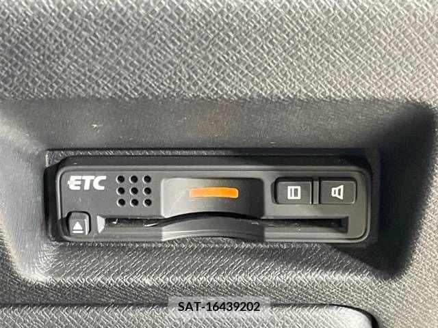 Honda e 2010-06 377756-5