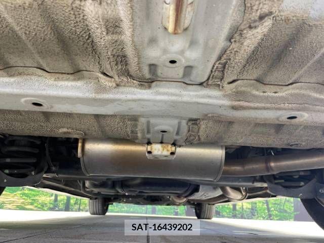 Honda e 2010-06 377756-19