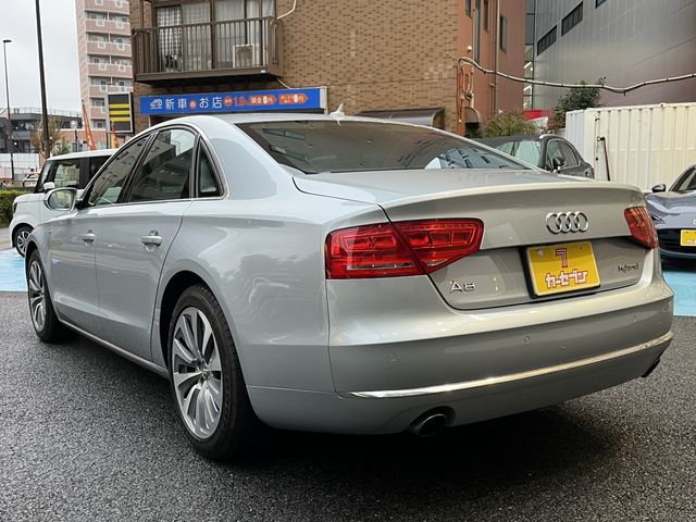 Audi A8 2013-03 28853-2