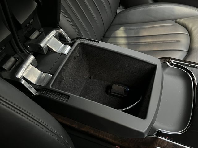 Audi A8 2013-03 28853-23