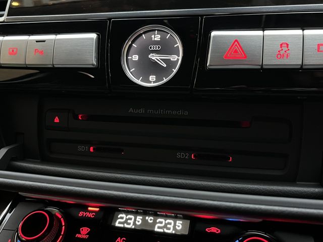 Audi A8 2013-03 28853-27