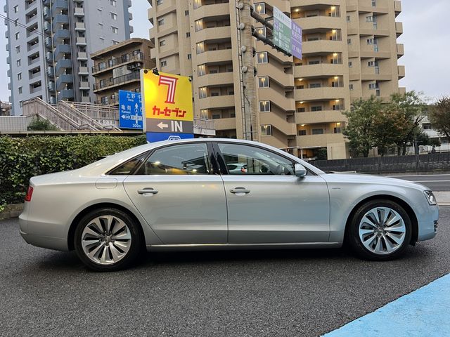 Audi A8 2013-03 28853-20