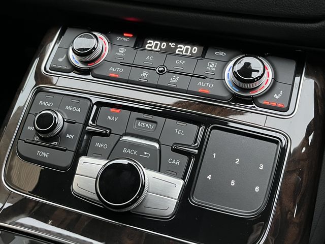 Audi A8 2013-03 28853-6