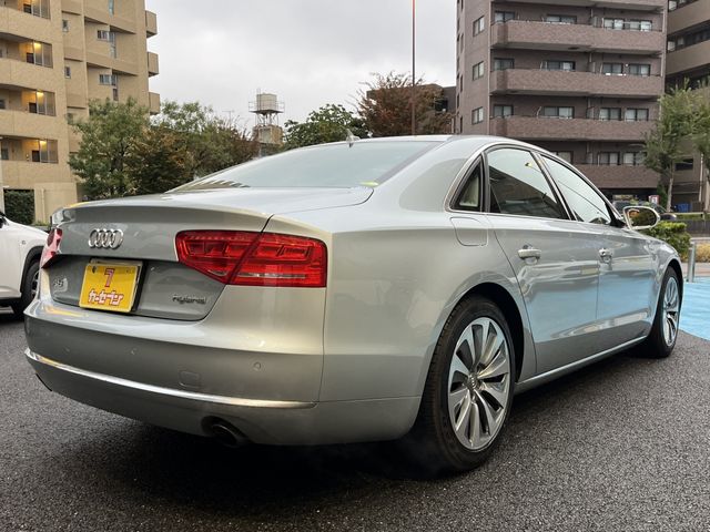 Audi A8 2013-03 28853-13