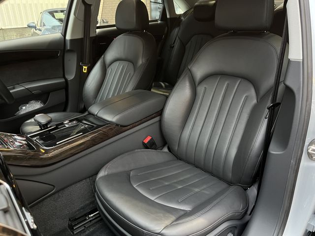 Audi A8 2013-03 28853-15