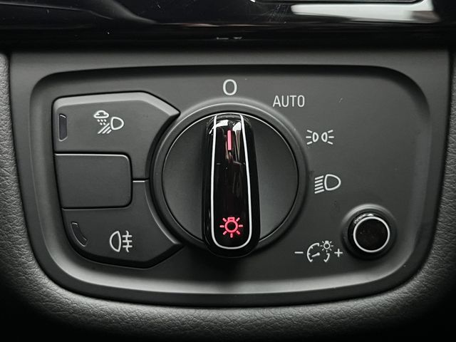 Audi A8 2013-03 28853-10