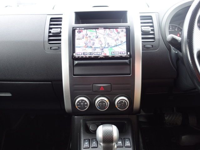 Nissan X-TRAIL 2011-12 875-7