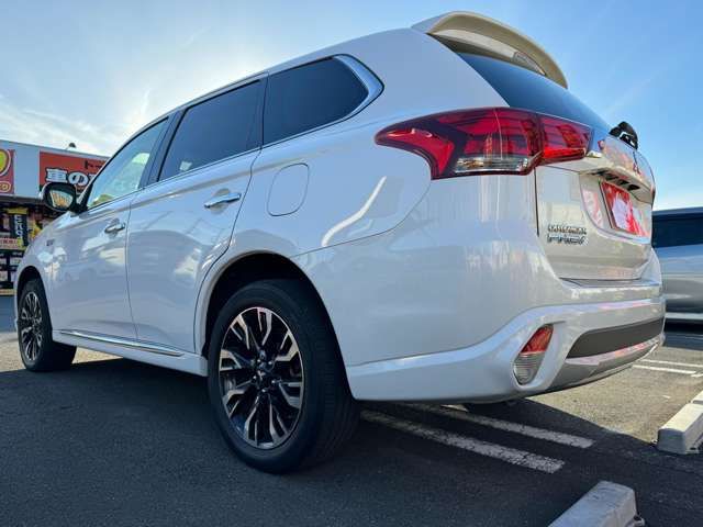 Mitsubishi OUTLANDER PHEV 2015-07 195926-6