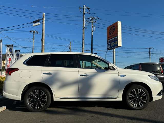 Mitsubishi OUTLANDER PHEV 2015-07 195926-9