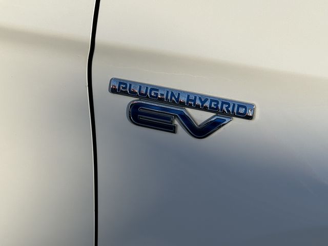 Mitsubishi OUTLANDER PHEV 2015-07 195926-29