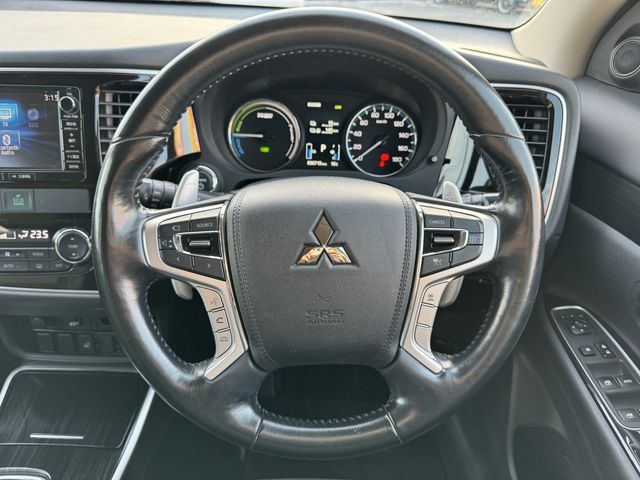 Mitsubishi OUTLANDER PHEV 2015-07 195926-27
