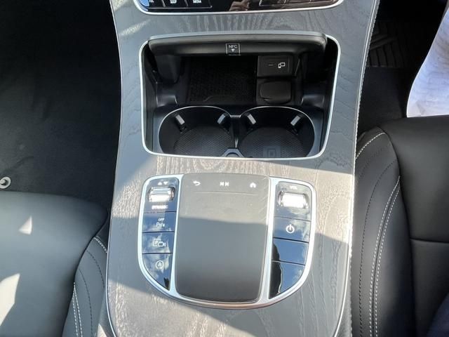 Mercedes Benz E-CLASS 2021-02 189600-12