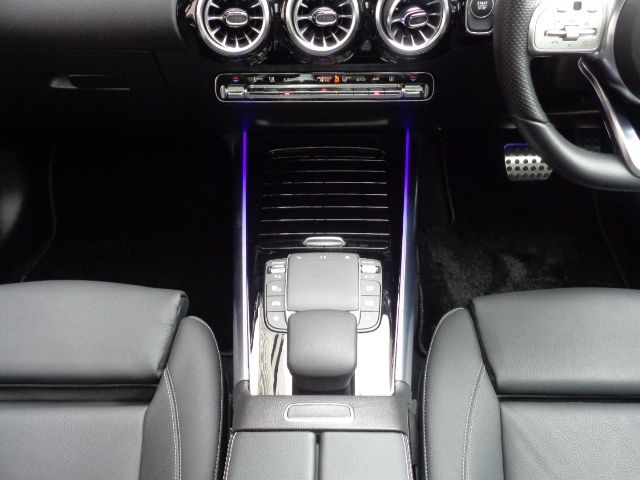 Mercedes Benz EQA 2021-11 24118-20