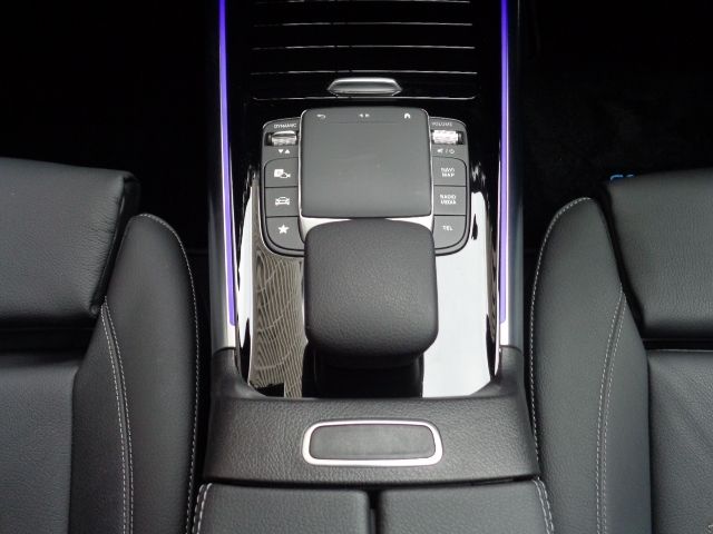 Mercedes Benz EQA 2021-11 24118-21