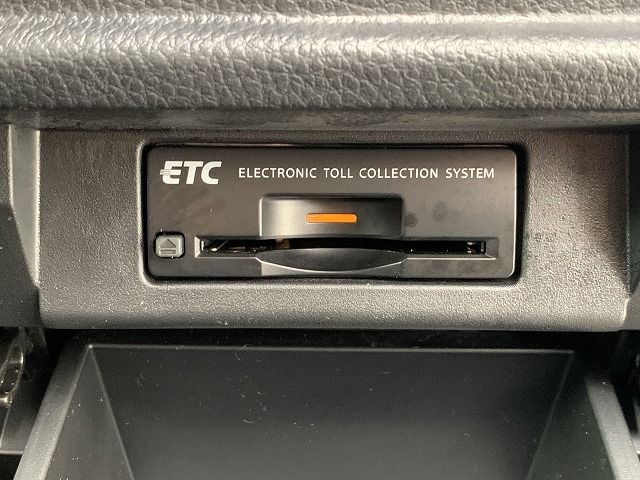 Nissan ELGRAND 2018-08 28565-21