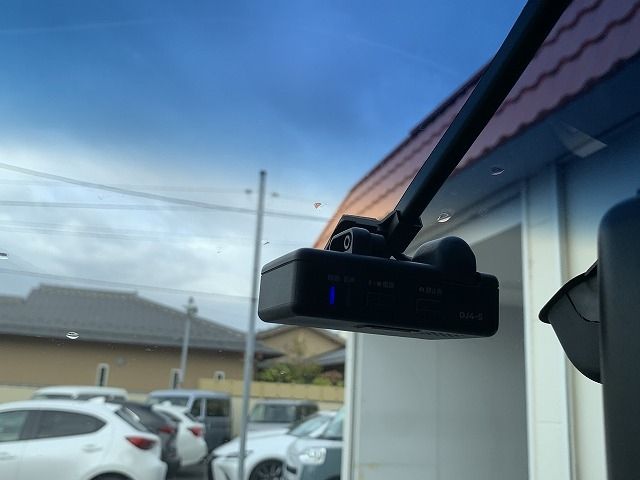 Nissan ELGRAND 2018-08 28565-17
